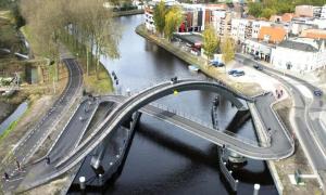 荷兰银河双子桥总体规划
