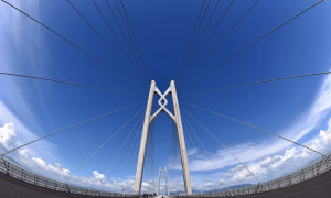 “中国浮桥”人类建筑史奇迹，港珠澳大桥